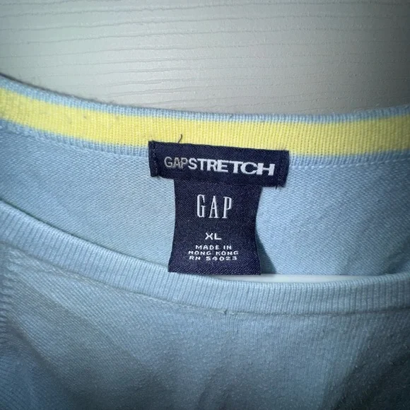 GAP sweater - Picture 2 of 3